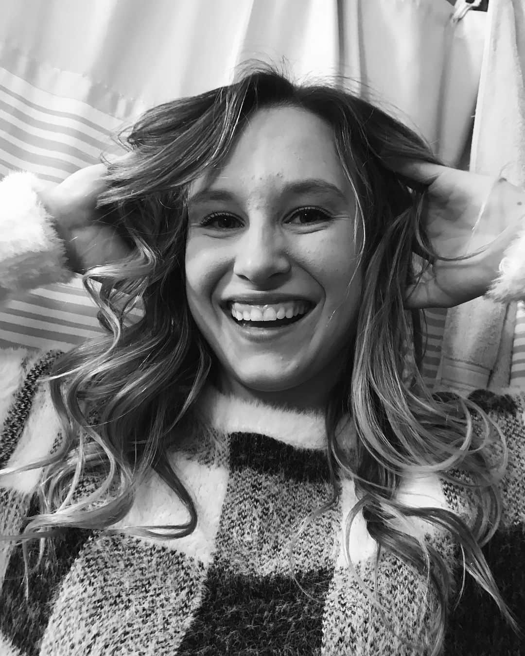 ブレナ・ダウエルのインスタグラム：「Post finals mood 💫」