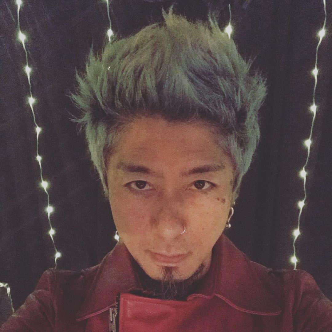 Ju-kenのインスタグラム：「Thanx Anis in 2019!  See you in 2020!!!!! and Happy Birthday Tomoo ♫  #anis #akira #tomoo #sessions #live #渋谷　#ridersjacket #redleather #rudegalleryblackrebel」