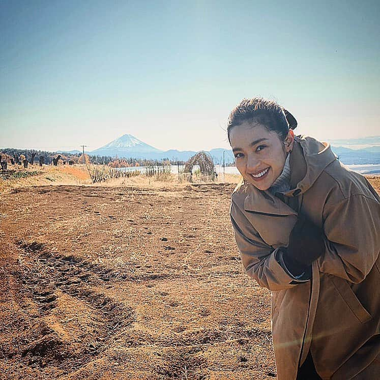 中村アンさんのインスタグラム写真 - (中村アンInstagram)「【グランメゾン東京】第9話の撮影で富士山の近くへ行ってきました。🍇栞奈が動きます‼︎‼︎‼︎ 明日、夜9時。#グランメゾン東京」12月14日 16時22分 - cocoannne