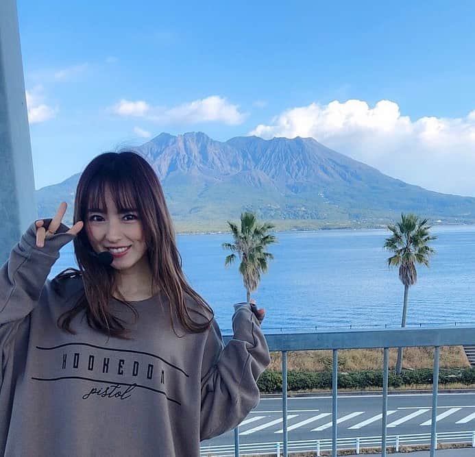 ぽこのインスタグラム：「海と桜島🗻❤️ ⛰  #桜島 #鹿児島 #マルハン九州tv」