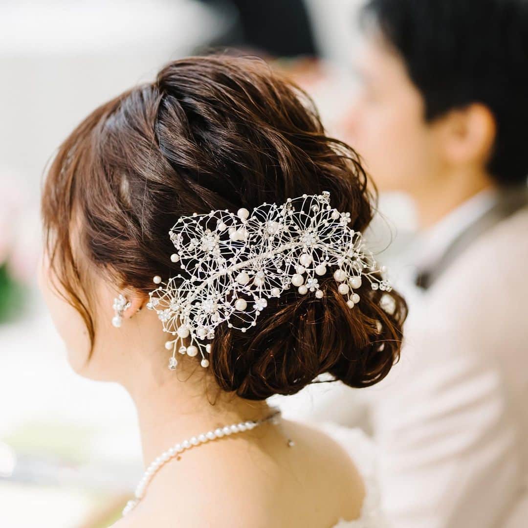のインスタグラム：「. . . #ウエディングヘア . . @celestakadaをフォローして、 ［＃セレス高田馬場］［＃セレス花嫁］で フェアの様子や当日レポをUP してね✴︎ こちらのアカウント( @celestakada ) でご紹介させて頂きます⁂ . . \\セレス高田馬場の大人気！！// ブライダルフェアに参加しよう！ 豪華試食が無料で味わえるフェアが満載！ 詳しくはTOPのURLから checkしてみてくださいね◎ ＞＞＞@celestakada . . セレス高田馬場 ☎️03-3207-5161 10:00~20:00(土日祝9:00~) [定休日]毎週木曜日 . . #セレス高田馬場#CELES高田馬場 #セレス花嫁#結婚式#プレ花嫁#卒花 #卒花嫁#結婚式準備#挙式#大聖堂 #ブライダルフェア#式場見学#東京花嫁 #結婚式場#高田馬場#関東花嫁 #全国のプレ花嫁さんと繋がりたい #全国の花嫁さんと繋がりたい #2020年春婚#2020年夏婚#2019年秋婚 #2019年冬婚#wedding#2019wedding #ウェディングフォト#キャンドル #ウェディングドレス#カラードレス」