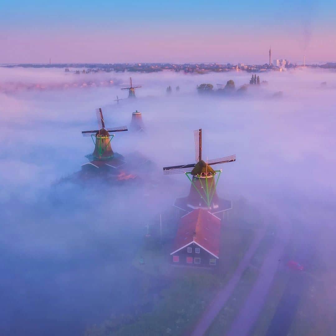 9GAGさんのインスタグラム写真 - (9GAGInstagram)「Did you know that you can find windmills everywhere in The Netherlands?Follow @voyaged for more travel ideas! | By @albertdrosphotography - #9gag #voyaged #travel #adventures」12月14日 16時55分 - 9gag