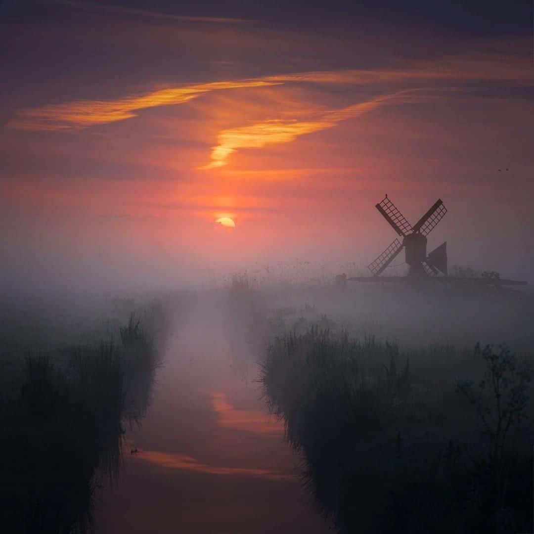 9GAGさんのインスタグラム写真 - (9GAGInstagram)「Did you know that you can find windmills everywhere in The Netherlands?Follow @voyaged for more travel ideas! | By @albertdrosphotography - #9gag #voyaged #travel #adventures」12月14日 16時55分 - 9gag