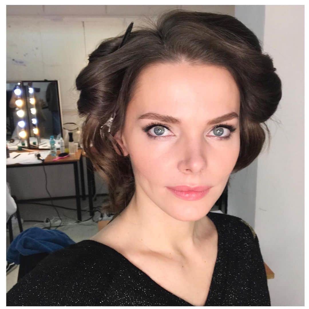 NINA PARKさんのインスタグラム写真 - (NINA PARKInstagram)「I feel blessed to work w this beautiful inside-out russian actress @lizavetabo & @perovaa1 ♥️ _____________________________________________ #ElizavetaBoarskaia #Beauty #shoot #makeup #hair #style #mua #cosmetics #campaign #russian #actress #celeb #instatravel #러시아어 #여배우 #메이크업 #헤어스타일 #연예인 #뷰티 #ロシア語 #女優 #メイクアップ #髪型」12月14日 17時03分 - ninaparkbeaute