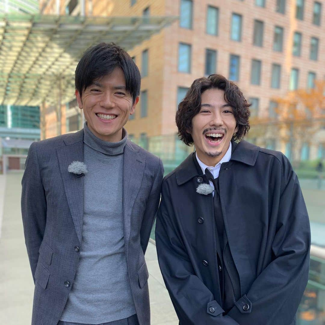 青木源太さんのインスタグラム写真 - (青木源太Instagram)「スンッ→ニコッ  #賀来賢人　#笑顔素敵すぎる　#ニッポンノワール　#明日いよいよ最終回 #結末気になる　#青木的イケメン列伝」12月14日 17時20分 - aoki.genta