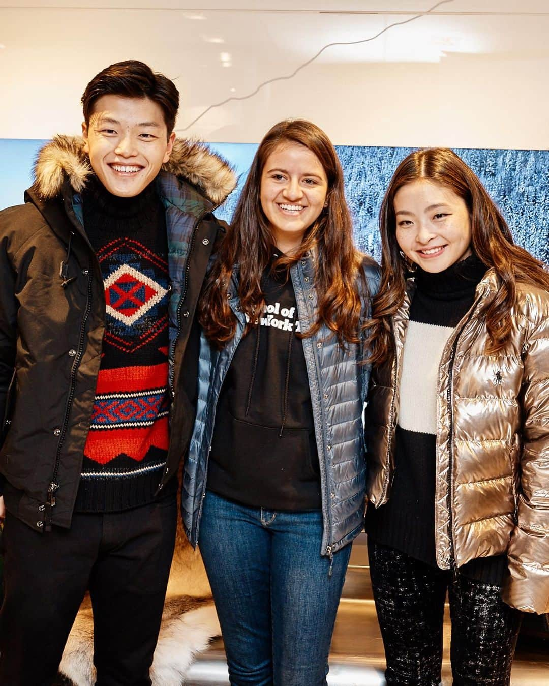 アレックス・シブタニさんのインスタグラム写真 - (アレックス・シブタニInstagram)「We hosted the @poloralphlauren Polar Ice Lounge in NYC last week. Thank you to everyone who came out to see us - we had “an ice time” with everyone! 🤪😂❄️」12月14日 9時55分 - shibsibs