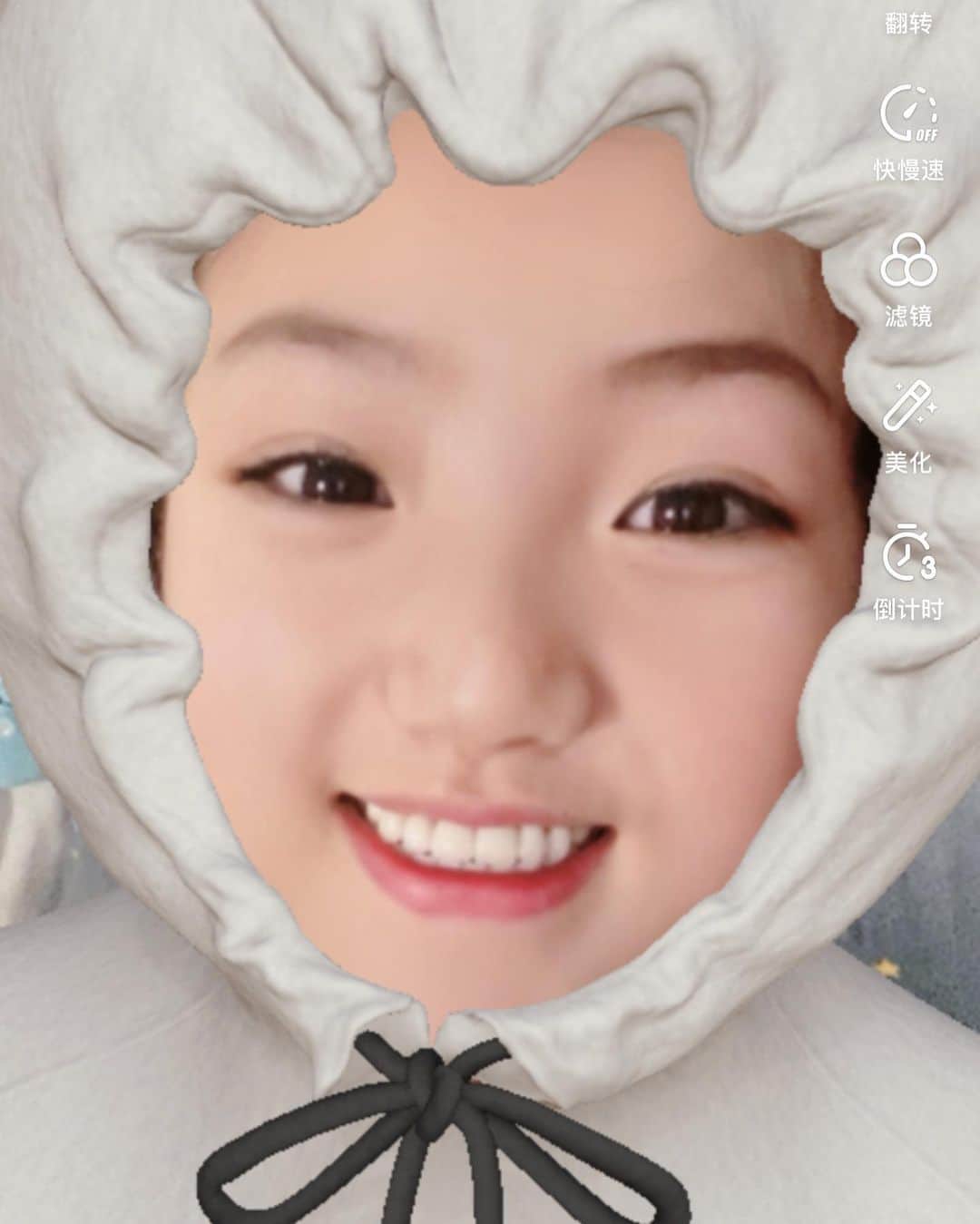 王詩エツのインスタグラム：「Hahahahaha  weekend 🥚」