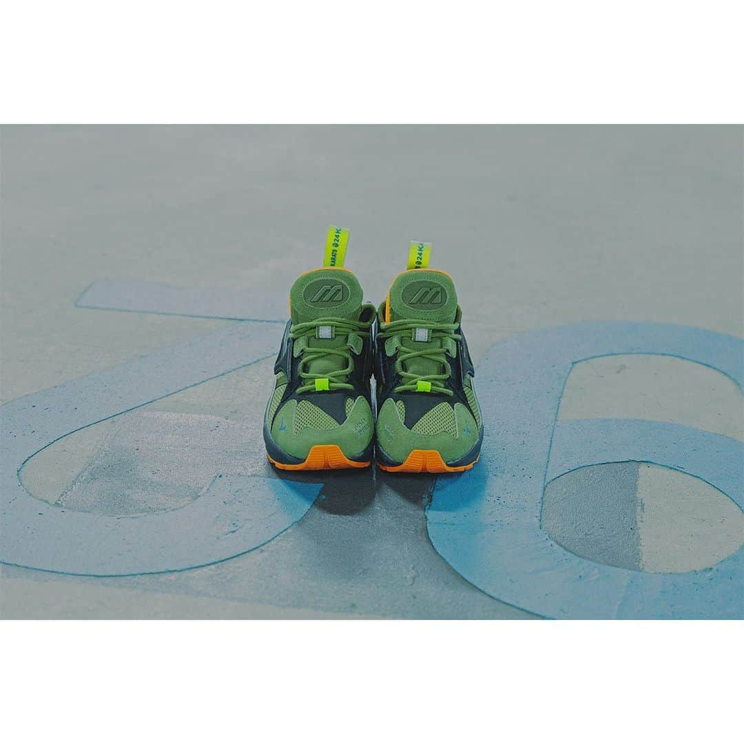 MIZUNO1906 Official Accountさんのインスタグラム写真 - (MIZUNO1906 Official AccountInstagram)「本日12.14(Sat.)本格上陸  Complex Conでデビューを飾った WAVE RIDER 1 "24Karats × mita sneakers" Special collaboration model Price ¥18,000(+tax) Size 23.0cm〜30.0cm #waverider1 #24karats #mitasneakers」12月14日 10時21分 - mizuno_sportstyle_jp