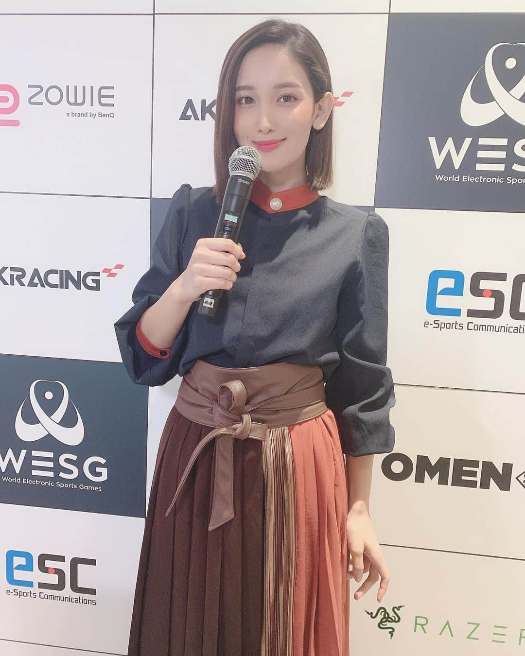 小島みゆさんのインスタグラム写真 - (小島みゆInstagram)「🖤 今日、12月14日に公式日本大会 【WESG2019-2020】の MCを務めます😆❤️❤️ . . . 渋谷PARCOで観覧も可能⚽️☆ #ウイニングイレブン2020 は . 13:00〜 . .  さあ、頑張るぞ!! #WESG #ウイイレ2020」12月14日 10時58分 - _8_miyu