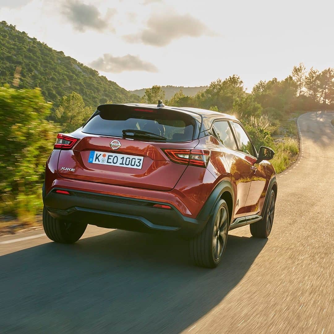 のインスタグラム：「*Out of Office* #FridayFeeling #NissanJUKE #Nissan」