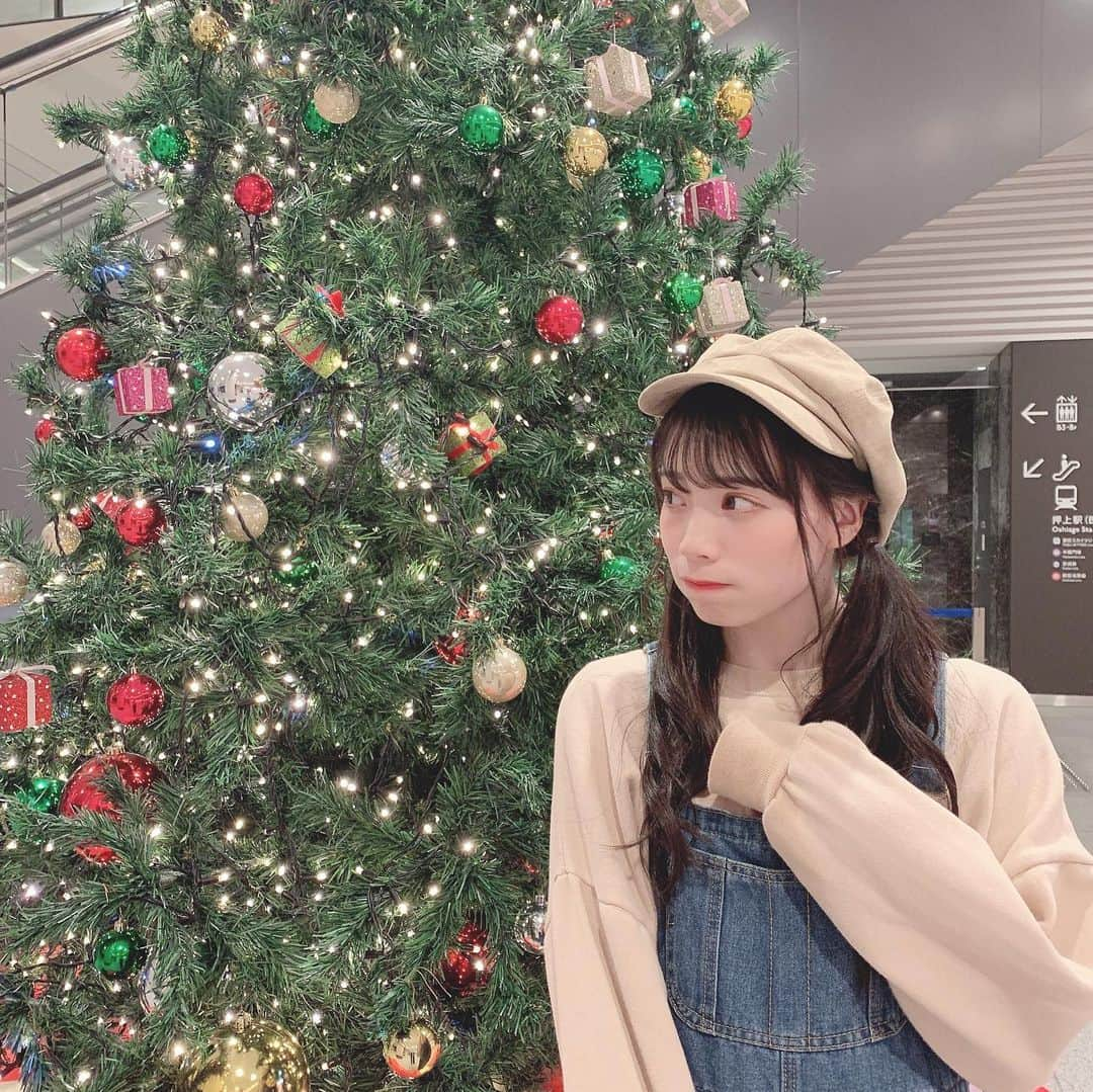 宇佐美幸乃さんのインスタグラム写真 - (宇佐美幸乃Instagram)「クリスマスっぽいものを見つけるとついつい撮りたくなっちゃうの。  今年のクリスマスは誰と過ごすんですか🥺🤟🏻🤟🏻🤟🏻🤟🏻 私はもちろんきーみっ  #クリスマス #イルミネーション #ツリー  #綺麗 #キラキラ」12月14日 11時29分 - usami_yukino