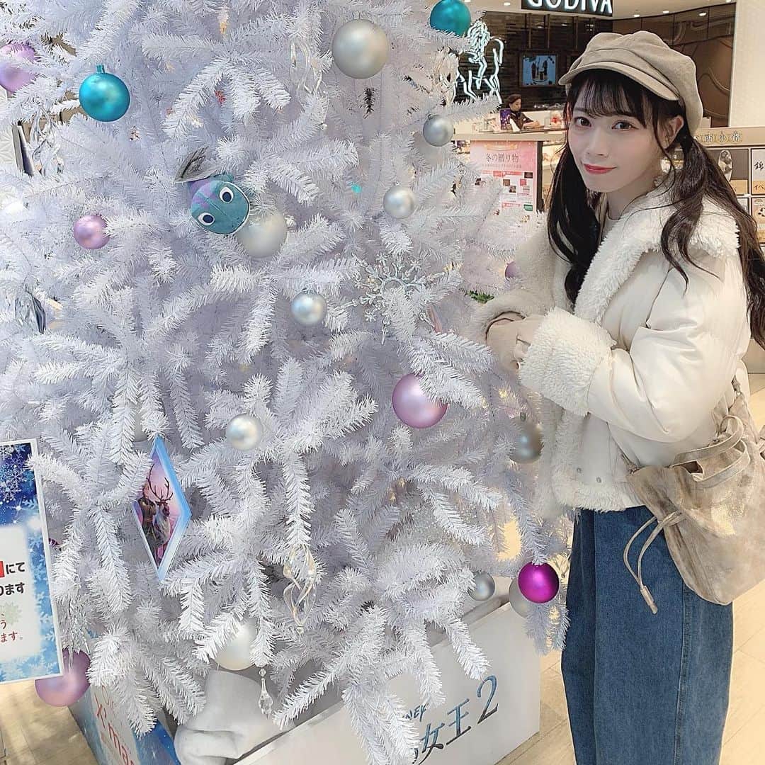 宇佐美幸乃さんのインスタグラム写真 - (宇佐美幸乃Instagram)「クリスマスっぽいものを見つけるとついつい撮りたくなっちゃうの。  今年のクリスマスは誰と過ごすんですか🥺🤟🏻🤟🏻🤟🏻🤟🏻 私はもちろんきーみっ  #クリスマス #イルミネーション #ツリー  #綺麗 #キラキラ」12月14日 11時29分 - usami_yukino