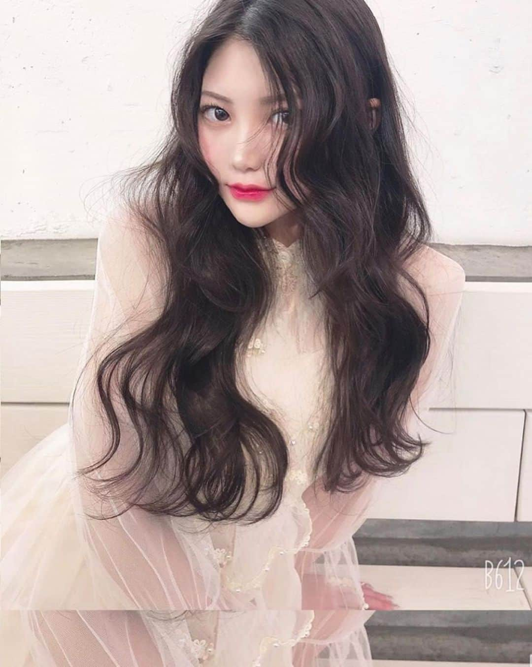 美女美容事情さんのインスタグラム写真 - (美女美容事情Instagram)「《美しい巻き髪スタイル✨💇‍♀️✨》⁠ *⁠ リポストを使って、素敵な写真📷✨を投稿されてる方を紹介させて頂く⠀⠀⠀⁠ 【💄美女美容事情💅】のコーナーです✨⁠ *⠀⠀⠀⠀⠀⠀⁠ いいねやコメント、フォローして応援してね❤︎🥰🎶⁣⁠ *⠀⠀⠀⠀⠀⠀⁠ 今回ご紹介させて頂きますのは❤︎⁠ Miuさん< @lookingaty >の素敵なお写真📸⁠ *⁠ 綺麗な黒髪💇‍♀️に美人なMiuさん💄メイクなどもとっても参考になります👀✨素敵です💓😆💓⁠ *⠀⁠ Miuさんのアカウントには他にも素晴らしい投稿が沢山ありますので是非覗いてみてくださいね💁‍♀️💙⁠ *⠀⁠ Miuさん< @lookingaty >⁠ 素敵な投稿ありがとうございました☺️📸✨⠀⠀⠀⠀⠀⠀⠀⁠ △▼△▼△▼△▼△▼△▼△▼△▼△▼⠀⠀⠀⠀⠀⠀⠀⠀⠀⠀⠀⠀⠀⠀⠀⠀⠀⠀⠀⠀⠀⠀⠀⠀⠀⠀⠀⠀⠀⠀⠀⠀⁠ ❤🧡💛「美女美容事情」💚💙💜⠀⠀⠀⠀⠀⠀⠀⠀⠀⠀⠀⠀⠀⠀⁠ 👇掲載ご希望の方は👇⠀⠀⠀⠀⠀⠀⠀⠀⠀⠀⠀⠀⠀⠀⠀⁠ @b_b_j.jタグ付けと🖤 ビジョビ⠀🖤タグ付けお願いします✨⠀⠀⠀⠀⠀⠀⠀⠀⠀⠀⠀⠀⠀⠀⠀⁠ ――――――――――――――――⠀⠀⠀⠀⠀⠀⠀⠀⠀⠀⠀⠀⠀⠀⁠ ～姉妹アカウントのご紹介～⠀⠀⠀⠀⠀⠀⠀⠀⠀⠀⠀⠀⠀⠀⠀⠀⠀⠀⠀⠀⠀⠀⠀⠀⠀⠀⁠ ◇美容情報を紹介している«美女美容事情～Beauty～»⠀⠀⠀⠀⠀⠀⠀⠀⠀⠀⠀⠀⠀⠀⠀⠀⠀⠀⠀⠀⠀⠀⠀⠀⠀⁠ ( @b_b_j.j_b )⠀⠀⠀⠀⠀⠀⠀⠀⠀⠀⠀⠀⠀⠀⠀⠀⠀⠀⠀⠀⠀⠀⠀⠀⠀⠀⁠ ◇美しい旅スポット紹介をしている«美 spot»⠀⠀⠀⠀⠀⠀⠀⠀⠀⠀⠀⠀⠀⠀⠀⠀⠀⠀⠀⠀⠀⠀⠀⠀⁠ ( @b__spo )⠀⁠ ⠀⠀⠀⠀⠀⠀⠀⠀⠀⠀⠀⠀⠀⠀⠀⠀⠀⠀⠀⠀⁠ よかったらこちらも覗いてみてね✨⁠ ――――――――――――――――⠀⠀⁠ #オシャレ #キラキラ ⠀⠀⠀⠀⠀⠀⠀⠀⠀⠀⠀⁠⠀⁠⠀⁠ #カメラ女子部 ⠀⠀⠀⠀⠀⠀⠀⠀⠀⠀⠀⁠⠀⁠⠀⁠ #美活 #綺麗 ⠀⠀⁠⠀⁠⠀⁠ #美肌 #ショート⠀⠀⠀⠀⠀⠀⠀⁠⠀⁠⠀⁠ #美 #カメラ女子部 ⠀⠀⠀⠀⠀⠀⠀⁠⠀⁠⠀⁠ #大人可愛い #大人女子 ⠀⠀⠀⁠⠀⠀⠀⠀⠀⠀⠀⠀⠀⠀⁠⠀⁠ #goodtime #モデル⠀⠀⁠⠀⁠⠀⁠ #japanese#japanesegirl⁠⠀⁠⠀⁠ #メイク#韓国コスメ⠀⁠⠀⁠⠀⁠ #ナチュラルメイク #おとな女子 ⠀⠀⁠⠀⁠⠀⁠ #ヘアアレンジ #カラコン ⠀⠀⠀⠀⁠⠀⁠⠀⁠ #アイシャドウ #女子力アップ ⠀⠀⠀⠀⠀⠀⠀⠀⠀⁠⠀⁠ #アイライン #美意識⠀⠀⠀⠀⠀⠀⠀⠀⠀⁠⠀⁠⠀⁠ #リップ #チーク⠀⠀⠀⠀⁠⠀⁠⠀⁠ #自撮り女子 #セルフィー ⠀⠀⠀⁠⠀⁠⠀⁠ ⠀⁠」12月14日 11時55分 - b_b_j.j