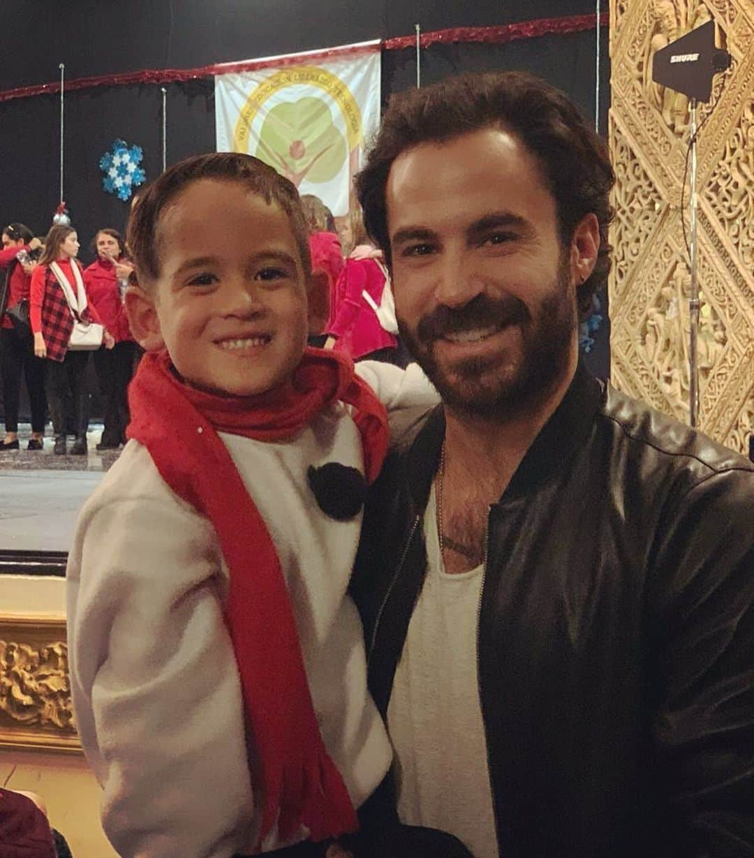 マルク・クロサスさんのインスタグラム写真 - (マルク・クロサスInstagram)「Festival de Navidad de Bruno ❤️🎄🕺🏻」12月14日 12時11分 - marccrosas