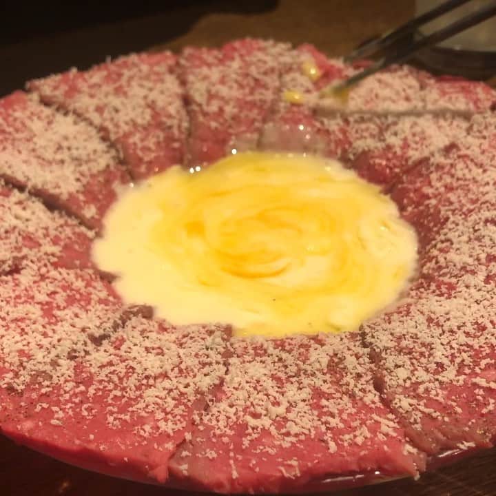 のインスタグラム：「こんにちは！PITTAVERN栄店のみゆきです😉  昨日は沢山のご来店ありがとうございました！  人気の肉ボナーラは、今の時期は断然温かいものが人気です！カルボナーラソースをたっぷり絡めてお召し上がりください🥰 本日もたくさんご用意してお待ちしております！」