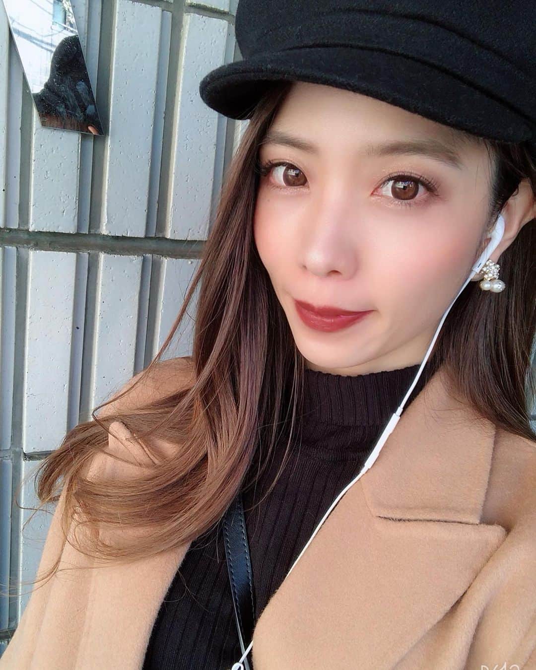 のインスタグラム：「リハおーわり🎤今日は、ブラス隊のメンバーも加えてのリハでした🎼ストーリーズにupしたからみてねー🎹 ※ストーリーズ音量注意だよ❗️ #リハ #お疲れ様でした #歌 #live #ブラス #ブラスバンド #music #fashion #makeup #RMK #クリスマスコフレ2019 #奈良市出身」
