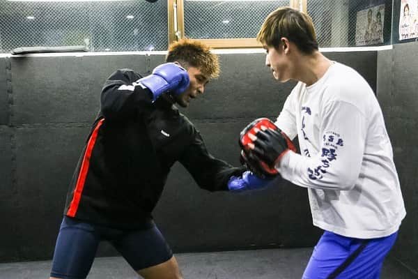 大沢文也さんのインスタグラム写真 - (大沢文也Instagram)「昨日は公開練習でした！ ありがとうございました^ ^  #kickboxing #キックボクシング #fighter #格闘技 #training #トレーニング #公開練習」12月14日 12時42分 - fumifumi_k1