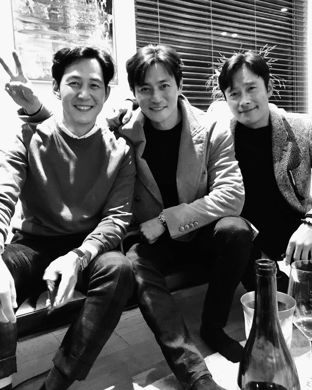 イ・ビョンホンさんのインスタグラム写真 - (イ・ビョンホンInstagram)「Good old friends #leejungjae #jangdonggun」12月14日 13時05分 - byunghun0712