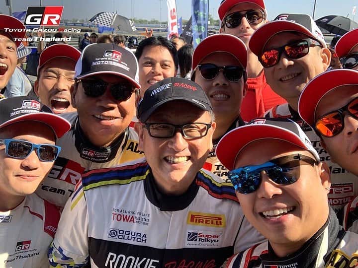 Toyota team thailandさんのインスタグラム写真 - (Toyota team thailandInstagram)「เริ่มต้นขึ้นแล้วครับ กับการแข่งขันมาราธอนทางเรียบ 10 ชม. IDEMITSU 600 SUPER ENDURANCE 2019 โดยการแข่งขันในครั้งนี้ได้รับเกียรติจาก Mr.Akio Toyoda และลูกชาย Mr.Daisuke Toyoda มาร่วมทำการแข่งขันภายใต้ทีม Rookie Racing Team #208 ใช้รถ TOYOTA 86 ออกสตาร์อันดับที่ 2 และ TOYOTA Gazoo Racing team Thailand  Class D2: Car No.219 TOYOTA C-HR: Arto / MadCow / Naoki / Ton Car No.220 TOYOTA C-HR: Man / Jum / Hong / Louis Car No.221 TOYOTA 86: Kentaro / Sean / X Class D3: Car No.317 TOYOTA Corolla Altis: Chiba / Glarr / NatChan  #อยากเห็นคนไทยหัวใจมอเตอร์สปอร์ต #TeamWork #TOYOTAteamThailand #CheerThai #ThaiPride #ไม่เชียร์ไทยแล้วจะเชียร์ใคร #แข่งรถ #นักแข่ง #ทีมคนไทย #Car #RaceCar #LexusRCF #TOYOTA86 #SuperCar」12月14日 13時11分 - toyotagazooracingteamthailand