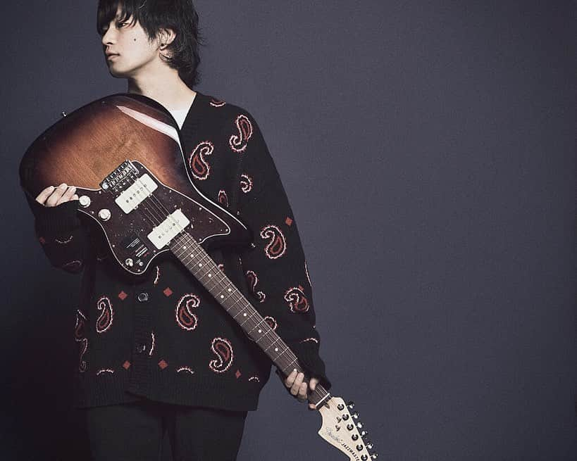 三原健司さんのインスタグラム写真 - (三原健司Instagram)「Fender 撮影  photo by 中野敬久　@hirohisanakano  音楽や広告など幅広く活躍するフォトグラファー中野敬久がアーティストとフェンダーの距離感を撮影、キュレーションする写真によるセッションコンテンツ。 映画 「Sing Street」の最期に映しだされたメッセージ, “For Brothers Everywhere” 全ての時代の永遠のギターキッズへ。中野敬久」12月14日 13時49分 - miharakenji