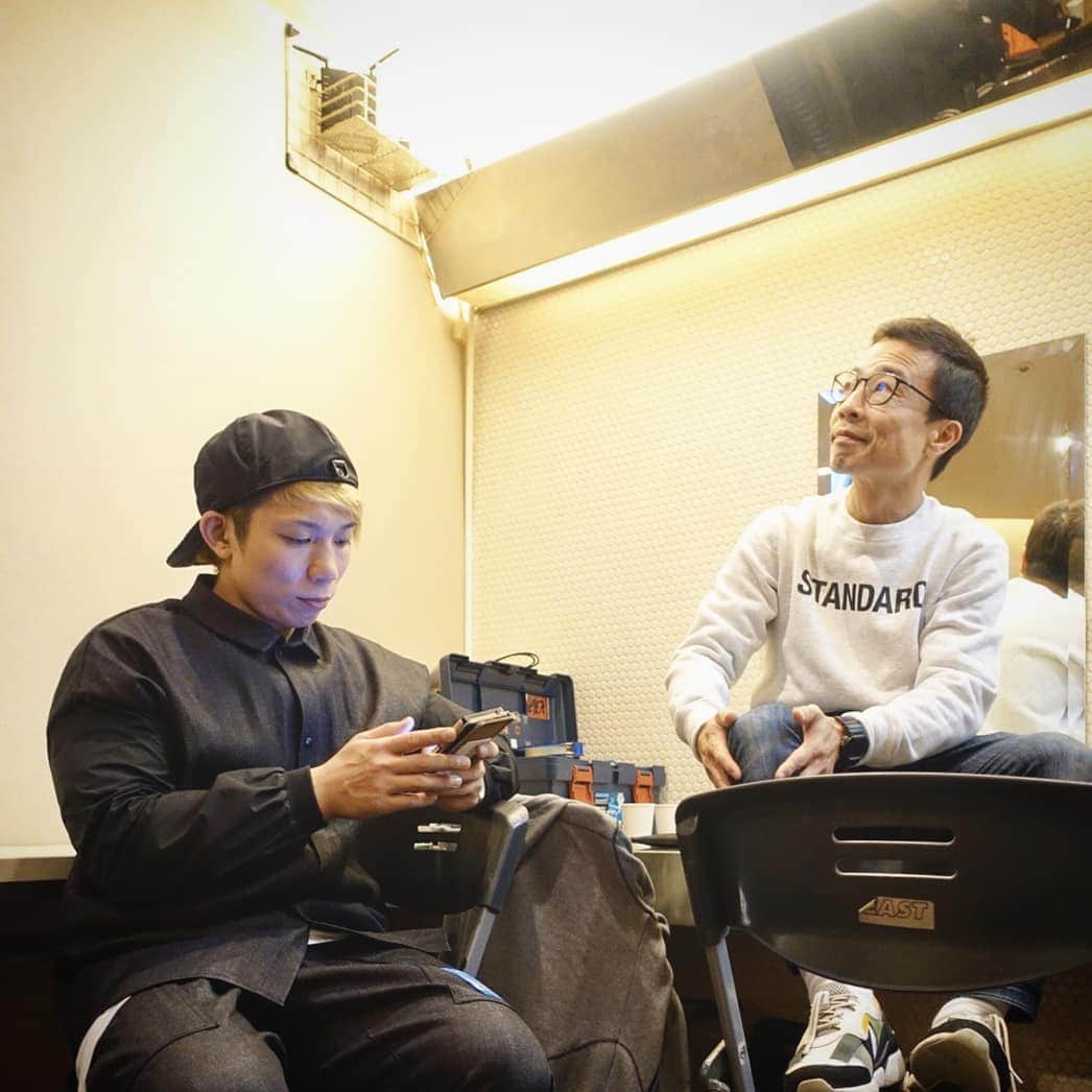 磯部正文のインスタグラム：「昨夜の渋谷O-EASTには 12/27(金)に↑THE SAKURA DENBU↓ というバンドで有楽町ヒューリックホールにて初ライブをする新日本プロレスのYOHくんも  LOW IQ 01 & THE RHYTHM MAKERS フルカワユタカ HUSKING BEE Czecho No Republic 共演であります☆」