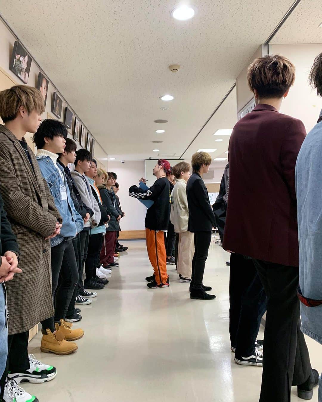 高木琢也さんのインスタグラム写真 - (高木琢也Instagram)「スタイリングコンテストの審査員👨‍🔬 学生のギラついてる感じがすごいよかった😊 #メンズヘア #スタイリング #早稲田美容専門学校  #審査員」12月14日 14時10分 - takagi_ocean
