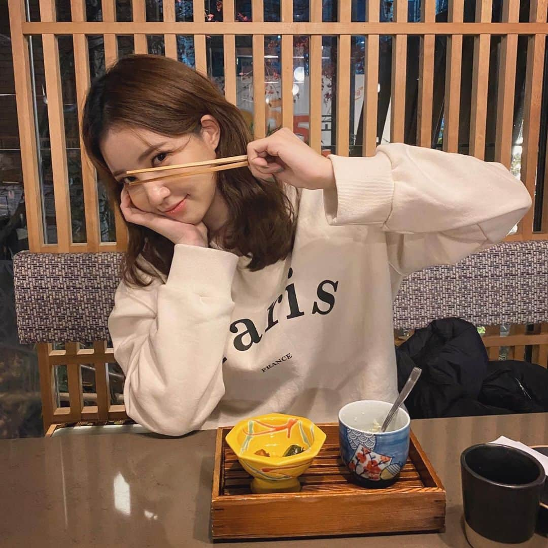 カン・ヘヨンさんのインスタグラム写真 - (カン・ヘヨンInstagram)「하 여기 #스키야키 는 진짜 너모 맛있어서 벌써 몇번째 가는건지..... 오늘의 맛집 소개는😆♥️♥️♥️ #한남동맛집 준호스키야키  한번 먹고 두번 먹고 세번 먹고...... 구워도 먹고 전골로도 먹고 둘이서 몇인분을 먹은건지요😆😆😆😆심지어 서비스로 주신 고로케 마저 JMT  #스키야키맛집 무조건 여기 추천 꽝꽝  앞으루 맛집 태그는 #망두한끼 🍽🖤」12月14日 14時37分 - mangdoo_noona