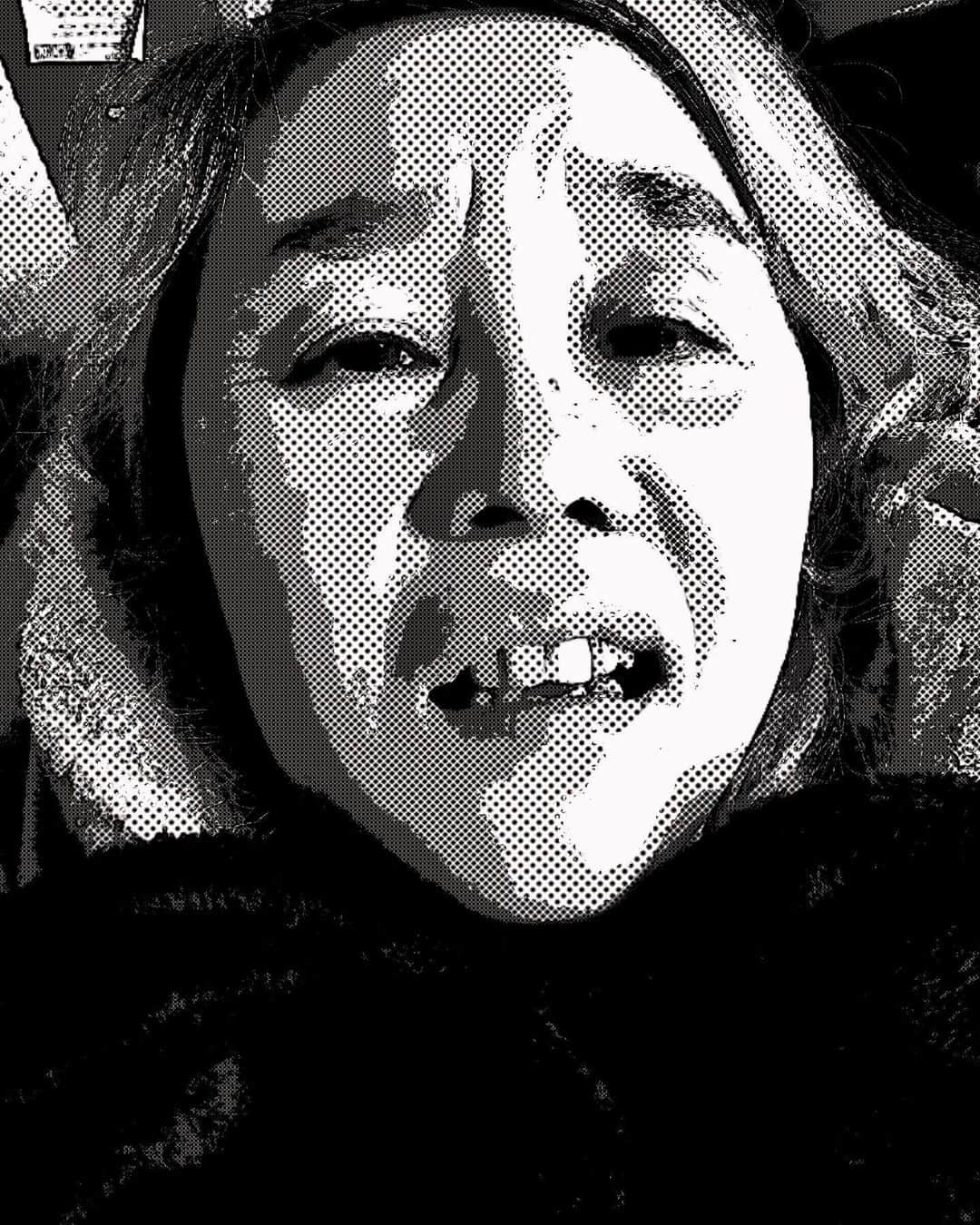 野沢直子さんのインスタグラム写真 - (野沢直子Instagram)「親知らずともう1本の歯を同時に抜いたの巻😭😭 親知らずは25年くらい前に抜いたことあったけど、抜いたあとこんなに大変だったっけ、、顔は小太りじいさん、そして流動食ばばあなう😱 #wisdomteethremoval」12月14日 15時04分 - naoko.nozawa