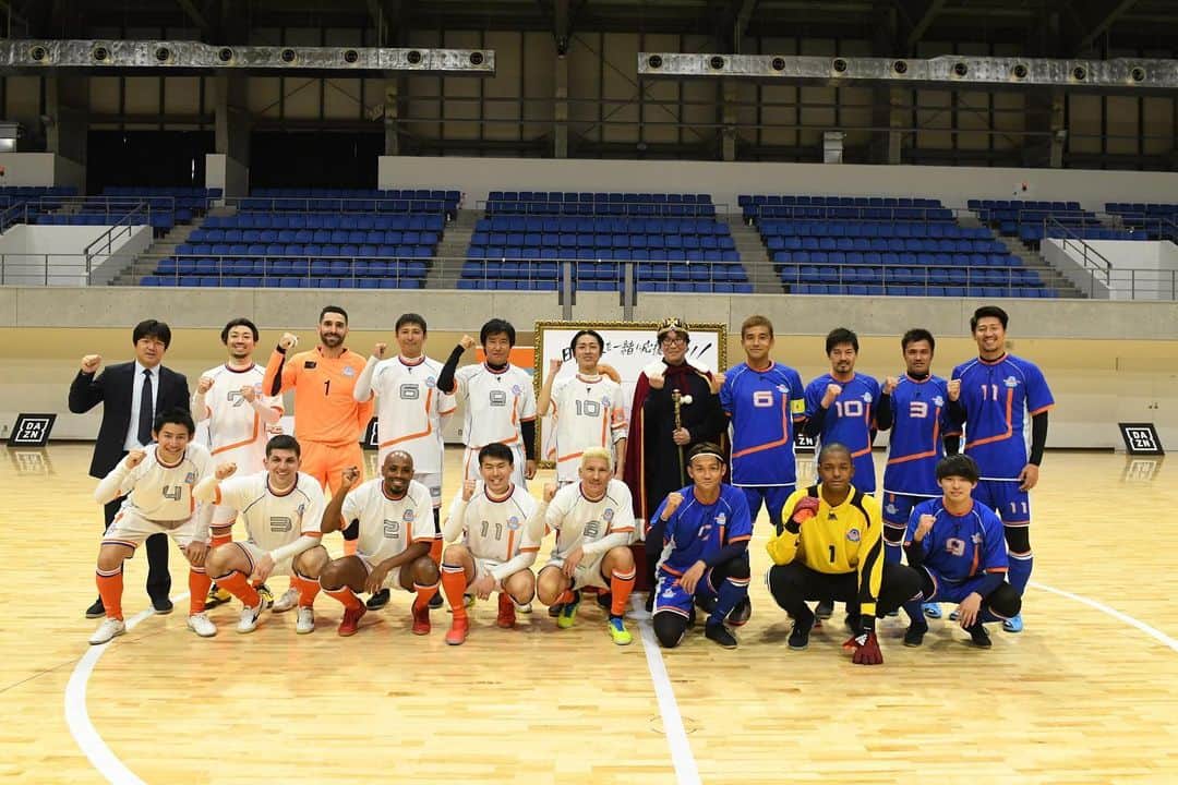 のインスタグラム：「やべっちFC、ガチンコフットサル対決、来週放送です！ #ど緊張#震える」