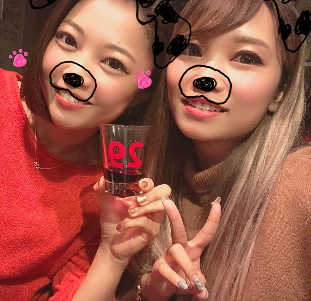 R!Nさんのインスタグラム写真 - (R!NInstagram)「先日久しぶりに梅ちゃんに会ったよ💕 Sing!Sing!Sing!で出逢ってからもう5年になるのか〜！あっという間だ！！ ツアーが始まる前に会ったぶりだったけどそんなに会ってない気がしないのはSNSの普及もあるけど、いつ会っても落ち着く存在だからかな😌(突然の惚気)  アメリカから一時帰国してた舜くんや、番組でお世話になってた古谷Pさんともお会いできてとても楽しい時間でした✨  #singx3 #TBS #同期 #29 #吉祥寺」12月14日 15時12分 - rin_gemie