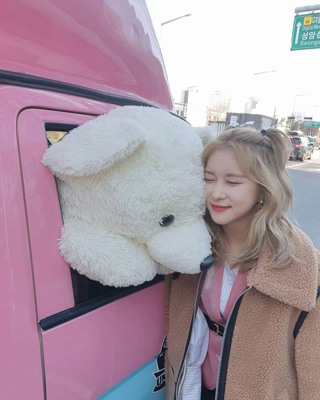 ダヨンさんのインスタグラム写真 - (ダヨンInstagram)「곰돌이🐶🐻 #superstarstarship 커피짱♡」12月14日 15時25分 - dayomi99