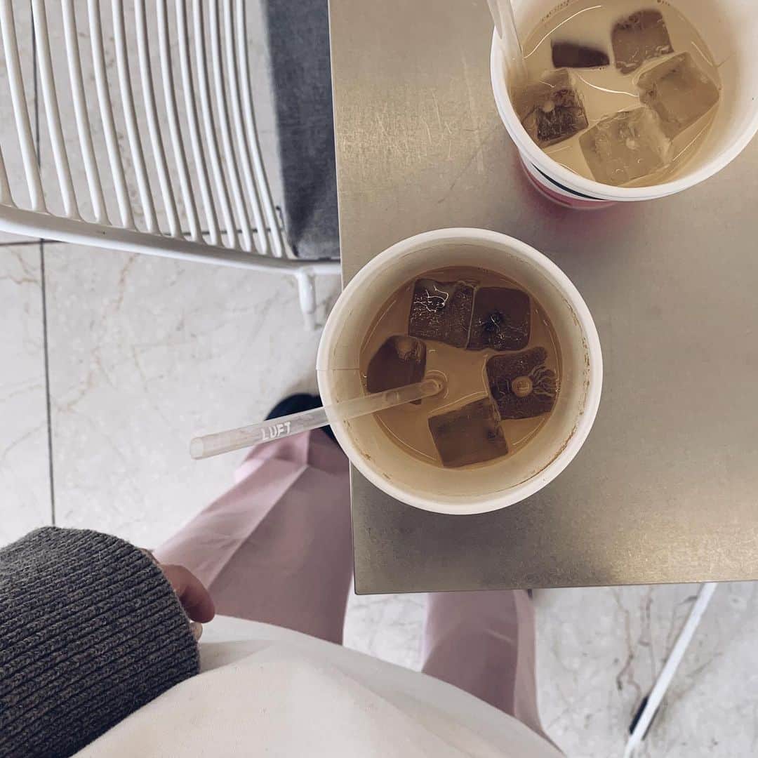 中野真理亜さんのインスタグラム写真 - (中野真理亜Instagram)「の み か け ☕️ . マッサージしかしてない 韓国1日目😝😝😝」12月14日 16時00分 - maria00712