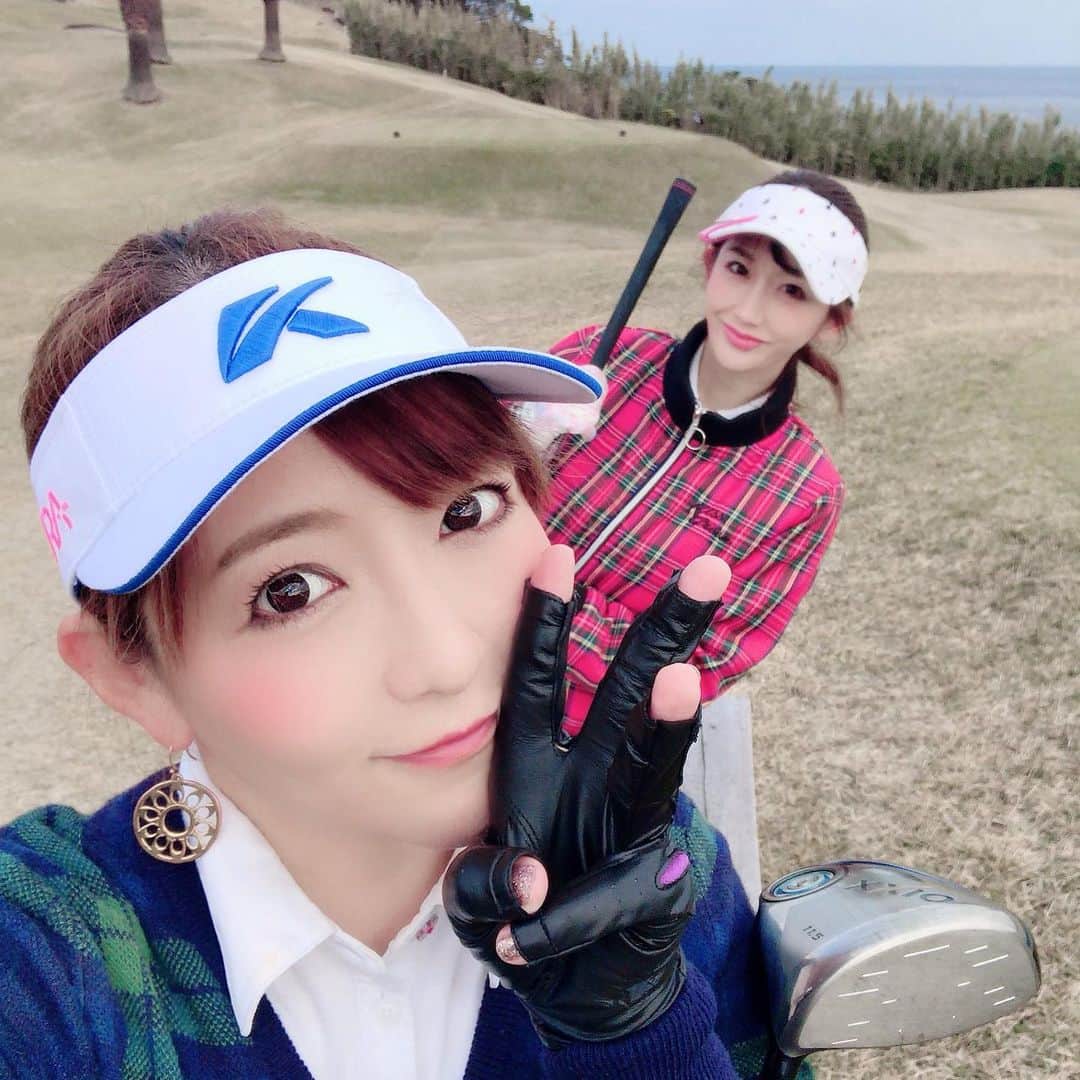 のインスタグラム：「はるちゃん♡ゴルフ仲間⛳️ 次回までに練習頑張るー！！！#川奈　#キャスコ #sdn48 #ゴルファナ #ladiesgolf #golfhotties #golfbabes #golflife #golfstagram #japanesegirl #model #lovegolf #girlswhogolf #cute #golfer #ゴルフ #ゴルフ大好き #golfholic #高尔夫球 #골프 #ゴルフコーデ  #golf #instagolf #ゴルフ女子 #golfer #golfgirl」