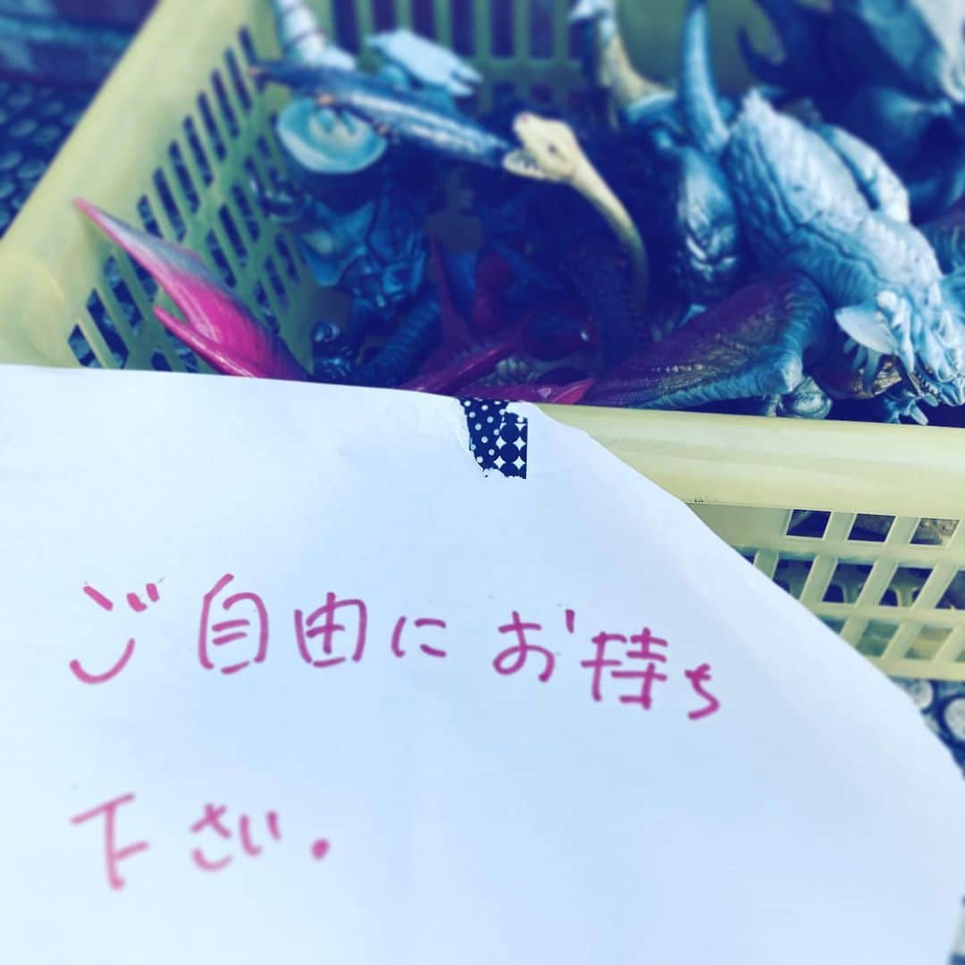 中野敬久さんのインスタグラム写真 - (中野敬久Instagram)「#ご自由にお持ちください #怪獣たちのいるところ #monsters #takefree」12月15日 2時41分 - hirohisanakano