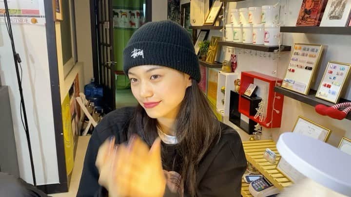 Weki Mekiのインスタグラム：「손톱바꿨지💙💜 #도연 #위키미키」