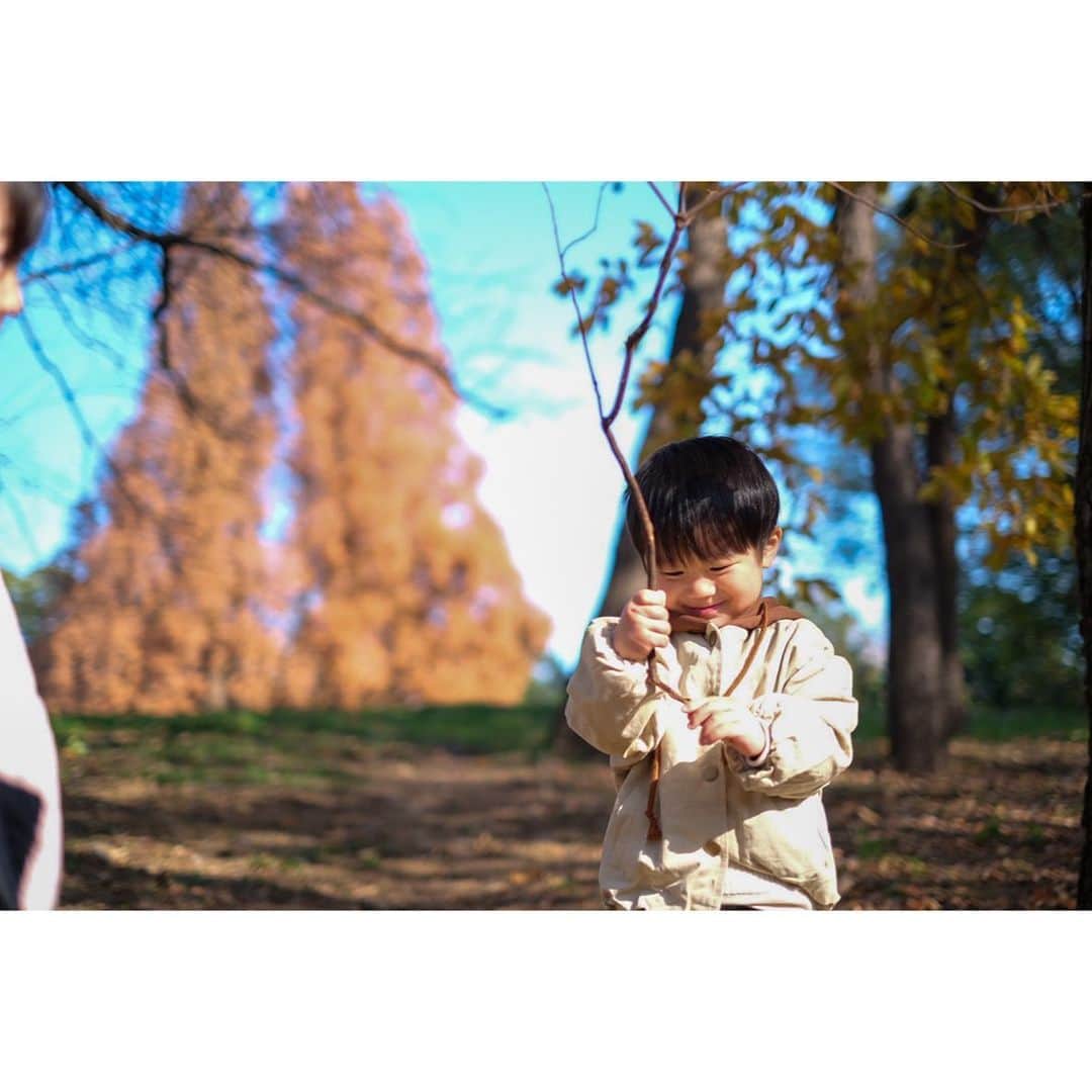 Ai.tさんのインスタグラム写真 - (Ai.tInstagram)「. . 今日はのんびりな一日で幸せすぎた😭❤️ . 子どもたちも公園楽しかったみたいで良かった🤝 暖かくて公園日和だったしね❤️ . . 昊也のムチムチお手手が愛おしい😍 . 渚の写真もたくさんあるからまた後で載せまーす👏 . . 2019.12.14 #nagisa_kouya_movie #FUJIFILM #fujifilm_xseries #今日もX日和 #tokyocameraclub #東京カメラ部 #photo #写真 #子どもの写真 #カメラ #ファインダー越しの私の世界 #何気ない瞬間を残したい #ママカメラ #RECO_ig #私の見る世界」12月14日 18時29分 - ngs.rky.kuy
