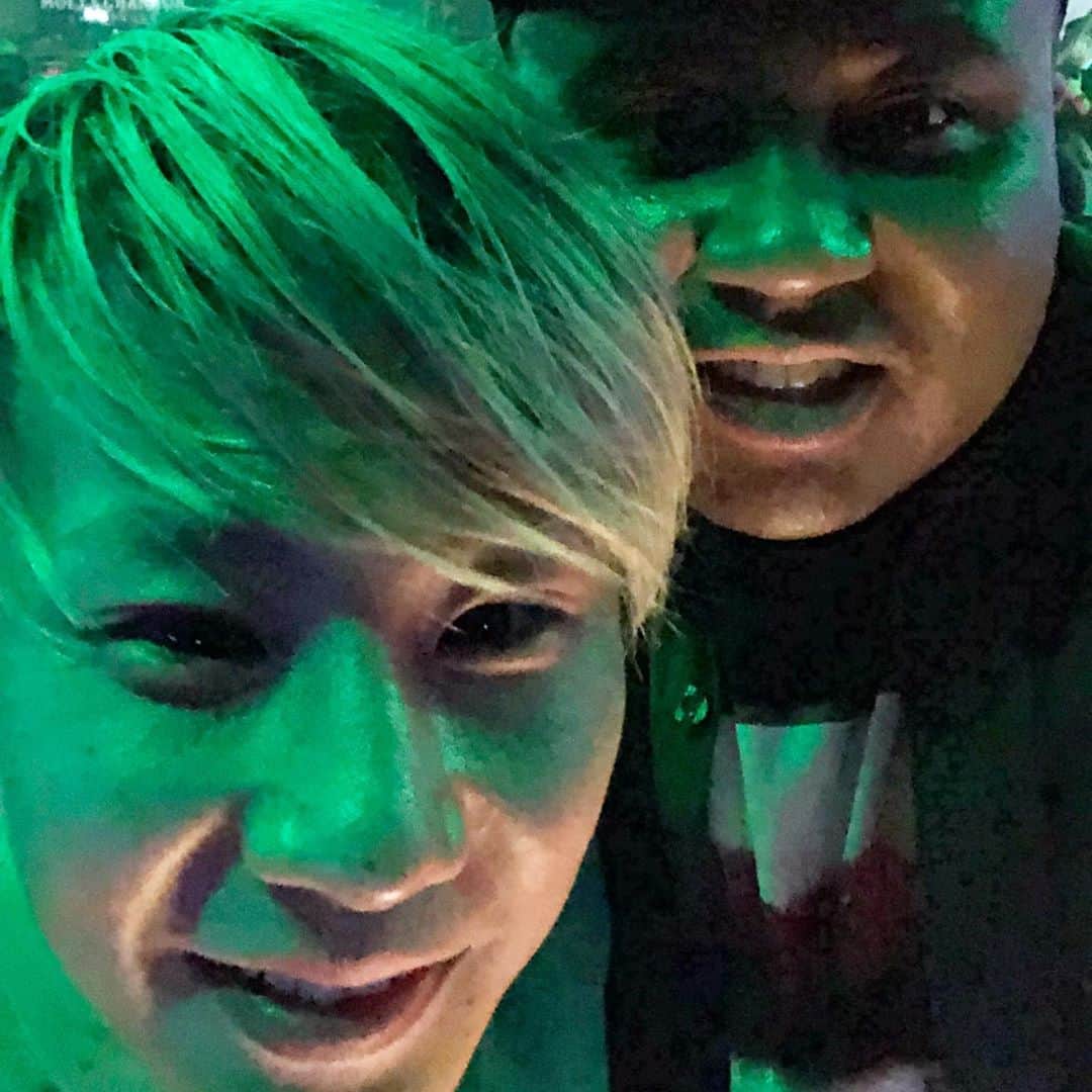 アントニーのインスタグラム：「なんか銀太にはよくバッタリ会うんだよなぁ〜  #レペゼン地球 #銀太 #アントニー背後霊みたいだね #うんそうだね」