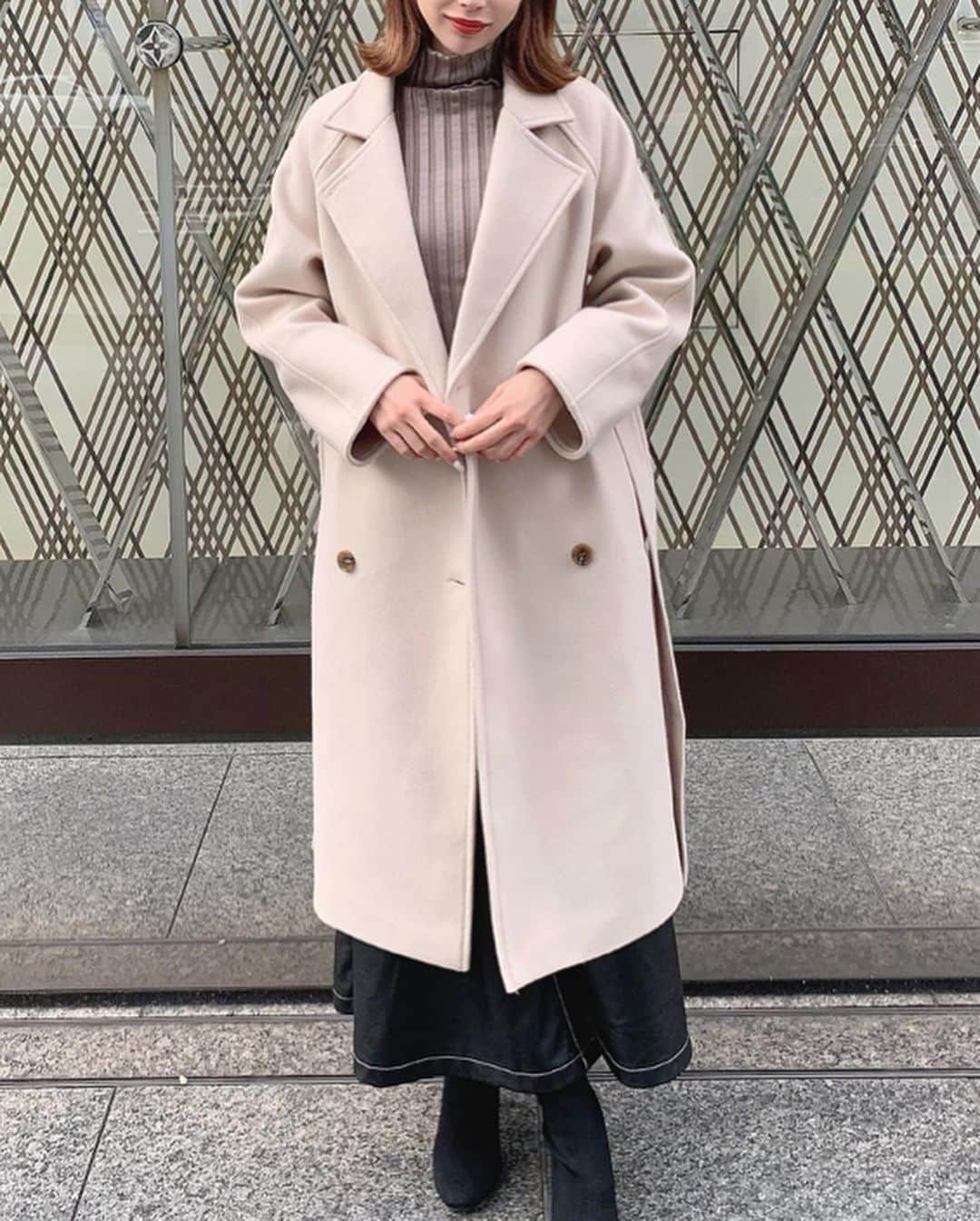 karen okajimaさんのインスタグラム写真 - (karen okajimaInstagram)「ㅤㅤㅤ ㅤㅤㅤ こんなアウター欲しくて探して やっと見つけた長めのベージュのアウター❤️ ㅤㅤㅤ 形綺麗やし暖かくてお気に入りすぎる❤️ ㅤㅤㅤ  #リリエンコ #ririnco #おかじコーデ #ootd #コーデ #コーディネート #岡島かれん」12月14日 18時24分 - karenokajima0318