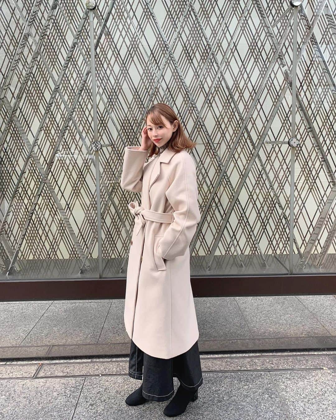 karen okajimaさんのインスタグラム写真 - (karen okajimaInstagram)「ㅤㅤㅤ ㅤㅤㅤ こんなアウター欲しくて探して やっと見つけた長めのベージュのアウター❤️ ㅤㅤㅤ 形綺麗やし暖かくてお気に入りすぎる❤️ ㅤㅤㅤ  #リリエンコ #ririnco #おかじコーデ #ootd #コーデ #コーディネート #岡島かれん」12月14日 18時24分 - karenokajima0318