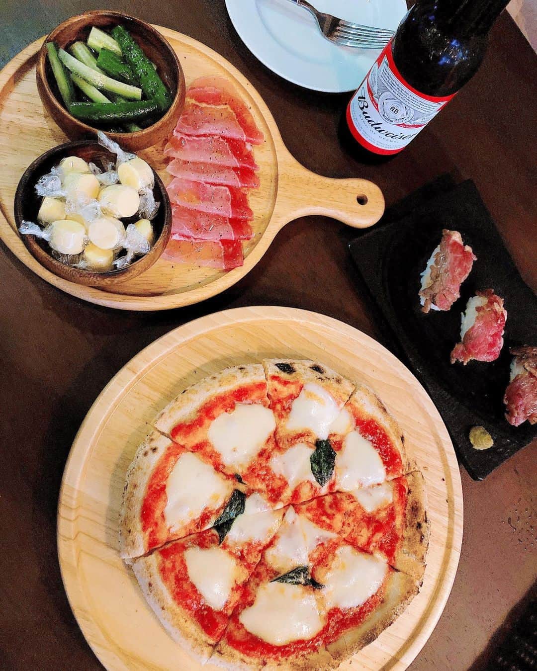 藤後 沙織 とうごさおりさんのインスタグラム写真 - (藤後 沙織 とうごさおりInstagram)「原宿駅徒歩0分に旅行代理店とカフェスペースを併設したTRIP-PORT @tripportpubcafe が、オープンしたので早速行ってきました☻原宿とかひさびさ🤭 夜は、85インチの大画面でスポーツ鑑賞を楽しめるスポーツバーになるよ😊 ラグビーとかサッカーここで観たら楽しそう❣️ 普段ビール飲めないんだけど、クラフトビールが30種類以上あるから、ホワイトビールにしたらすごく飲みやすくて他のも飲んでみたくなりました😊 #tripport #原宿スポーツバー #原宿バー #原宿bar #スポーツバー #pr」12月14日 18時24分 - saori_togo