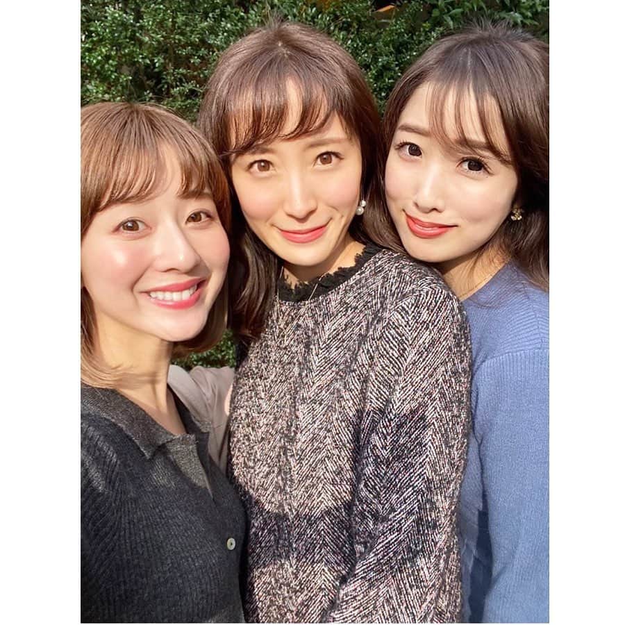 小林真由のインスタグラム：「⋆﻿ ⋆﻿ 千春さんと佐彩とランチ♡﻿ 3人とも大好きなウエストに行きました💕﻿ ここのパンケーキこそ幸せの極み🙈🍽﻿ ﻿ 佐彩のbabyに会う日を想像しながら﻿ 千春さんbabyに癒され﻿ 子育てトークが弾んだlunch time💭　﻿ いつも本当にあっという間です。 楽しかった🥞💕 ﻿ ﻿ #ウエスト青山ガーデン #ウエスト #パンケーキ #カフェ #ランチ #ファッション #コーデ #ママコーデ #女子会 #ママライフ #コーディネート #女の子ママ #coordinate #fashion ﻿#pancake」