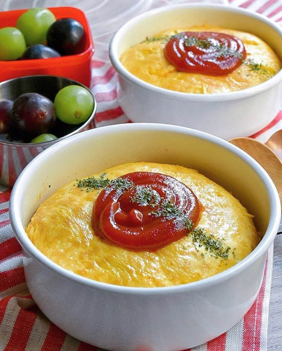 Locariのインスタグラム：「【全然ありでしょ♡食べ盛りの子に作りたいお手軽“一品弁当”アイディア】 ぜひ記事をチェックしてみて下さい♡ photo by @_.micco._ さん  #お弁当おうちごはんラバー#おうちごはん#弁当」