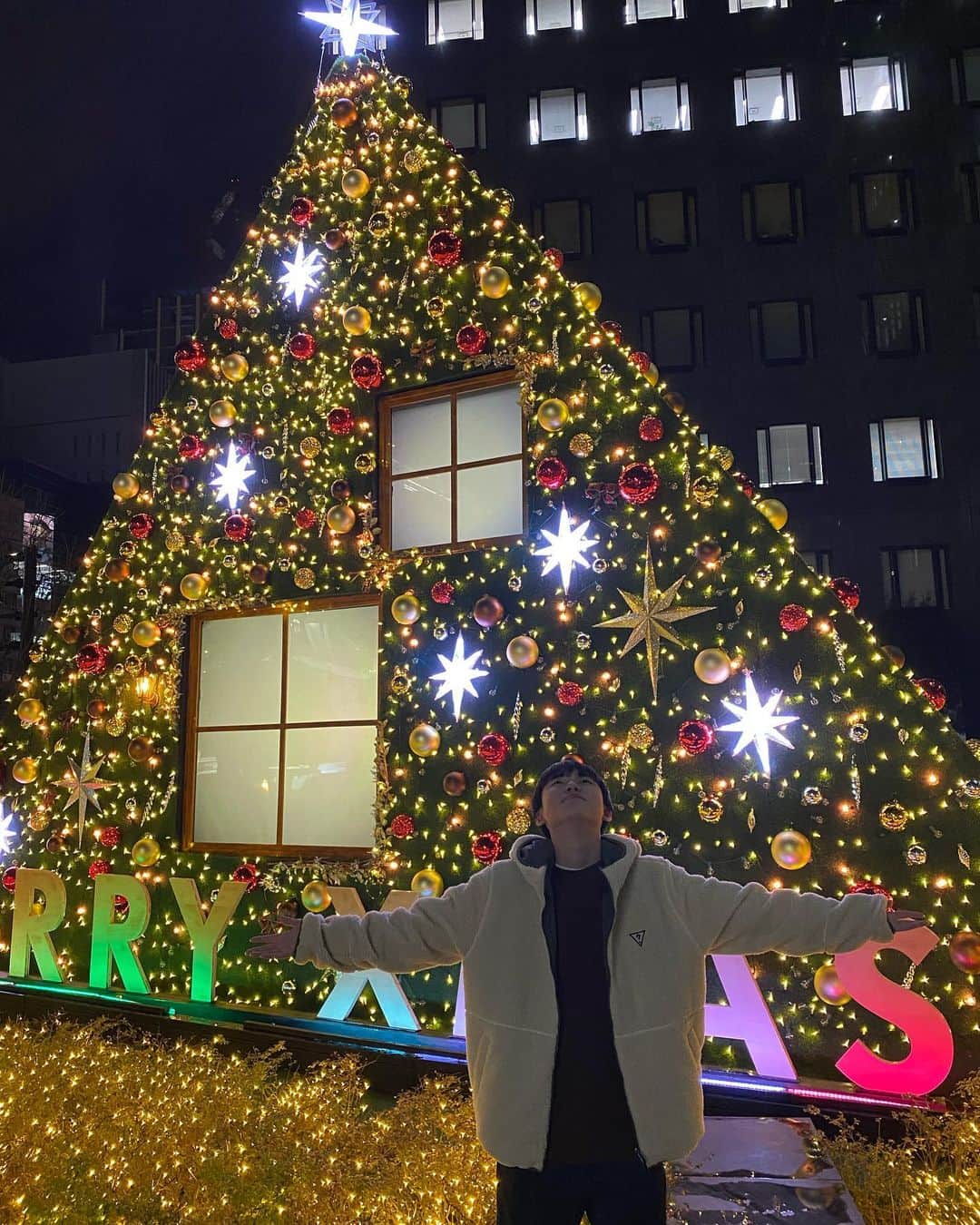 石橋陽彩さんのインスタグラム写真 - (石橋陽彩Instagram)「❄☃🎅🎁💕🎄🎂✨ * 何かを感じてる模様。 * 何かを感じた模様。 * 何かを感じて願いを捧げてる模様。 * #クリスマス」12月14日 19時42分 - hiiro_ishibashi
