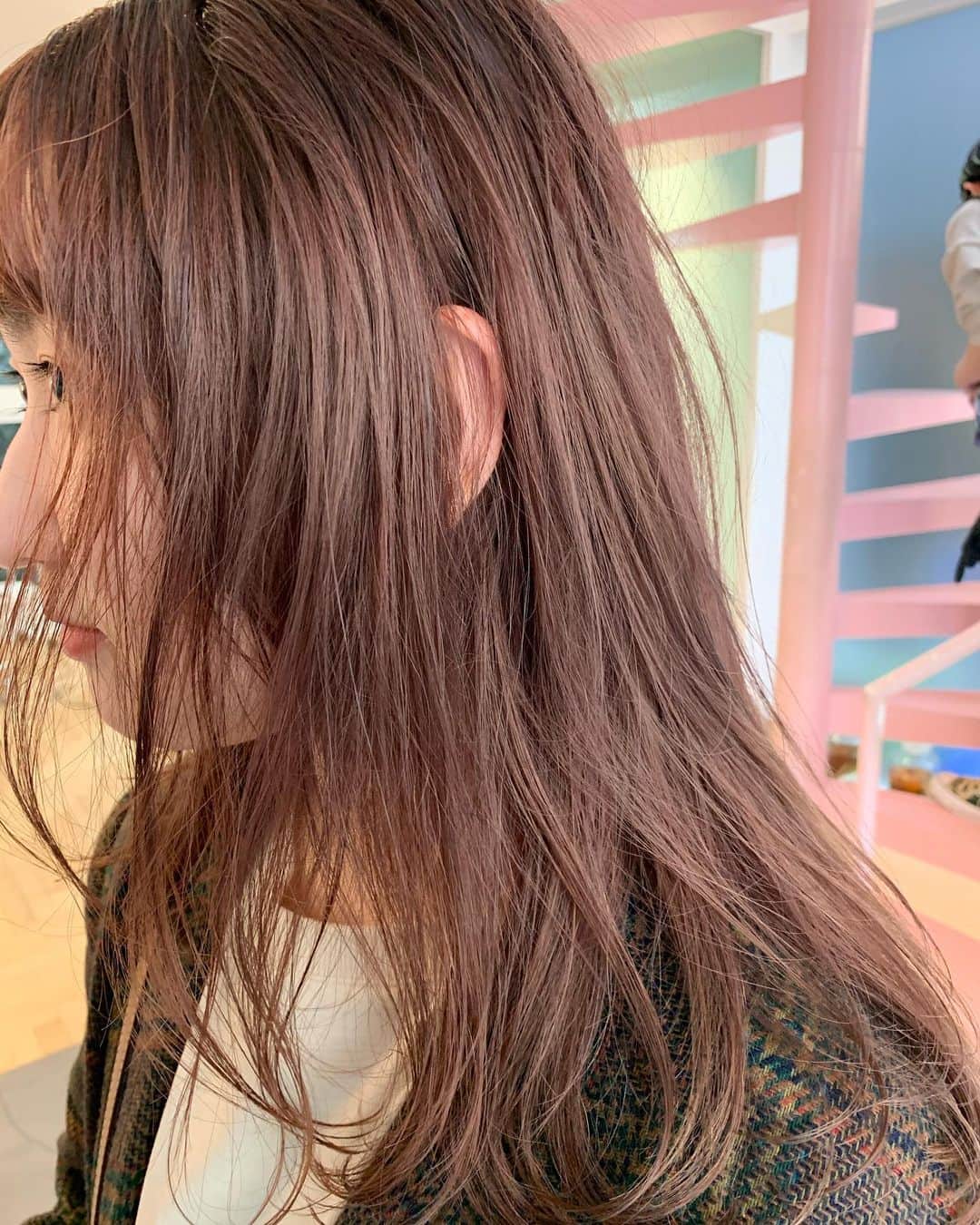 磯田 基徳さんのインスタグラム写真 - (磯田 基徳Instagram)「最近人気なpink beige 退色も楽しめます👩🏻‍🦰 @siki.hair」12月14日 19時58分 - isodango