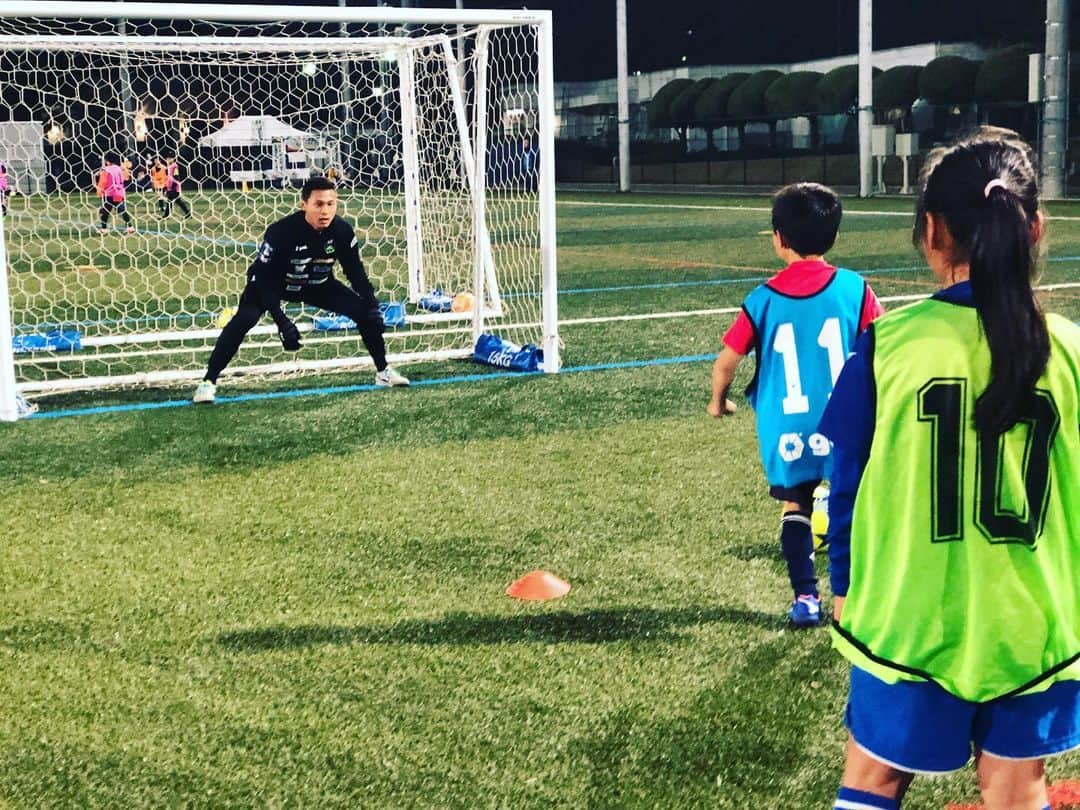 SC相模原さんのインスタグラム写真 - (SC相模原Instagram)「明治安田生命サッカー教室🙆🏻‍♂️⚽️ 寒い中ご参加いただいた皆様 ありがとうございました！❄️ そしてわざわざ見学にいらっしゃったサポーターの皆さんもありがとうございました🙇‍♀️💦✨ #丹羽竜平#水野晃樹#加納錬#田中雄大#川上エドオジョン智慧 #SC相模原」12月14日 20時01分 - s.c.sagamihara_players