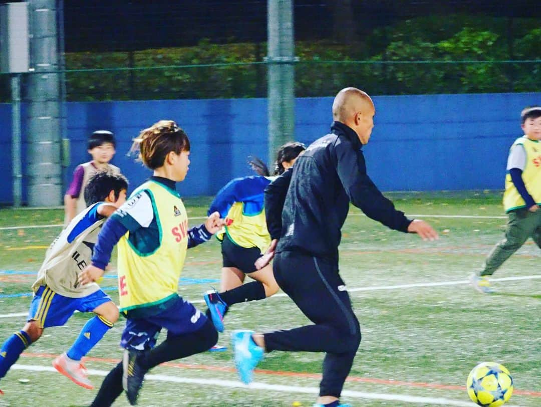 SC相模原さんのインスタグラム写真 - (SC相模原Instagram)「明治安田生命サッカー教室🙆🏻‍♂️⚽️ 寒い中ご参加いただいた皆様 ありがとうございました！❄️ そしてわざわざ見学にいらっしゃったサポーターの皆さんもありがとうございました🙇‍♀️💦✨ #丹羽竜平#水野晃樹#加納錬#田中雄大#川上エドオジョン智慧 #SC相模原」12月14日 20時01分 - s.c.sagamihara_players