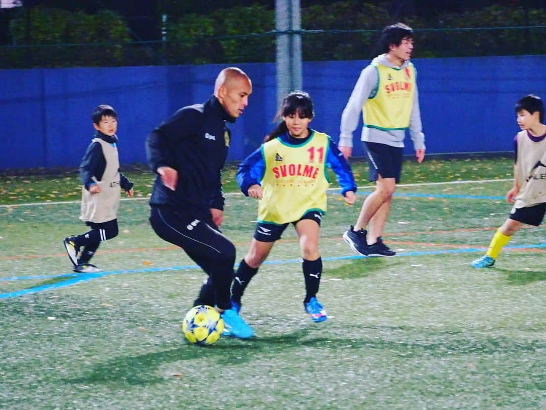 SC相模原さんのインスタグラム写真 - (SC相模原Instagram)「明治安田生命サッカー教室🙆🏻‍♂️⚽️ 寒い中ご参加いただいた皆様 ありがとうございました！❄️ そしてわざわざ見学にいらっしゃったサポーターの皆さんもありがとうございました🙇‍♀️💦✨ #丹羽竜平#水野晃樹#加納錬#田中雄大#川上エドオジョン智慧 #SC相模原」12月14日 20時01分 - s.c.sagamihara_players