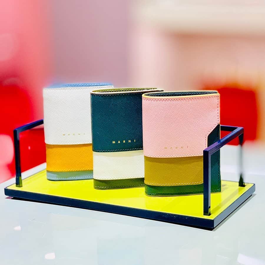 のインスタグラム：「HANKYU.MODE HOLIDAY GIFT CAMPAIGN ”いいね”でプレゼントが当たる！！ 公式アカウント「HANKYU MODE(@hankyumode) 」をフォローのうえ、対象の投稿に「いいね！」した方の中から抽選で3名様に、阪急百貨店商品券 1万円分をプレゼント！ 応募締切： 2019年12月25日23:59まで #Hankyu #HANKYUMODE #umedahankyu #阪急うめだ本店 #うめだ阪急 #阪急百貨店 #osaka #umeda #mode #HOLIDAYGIFT #MARNI #マルニ」