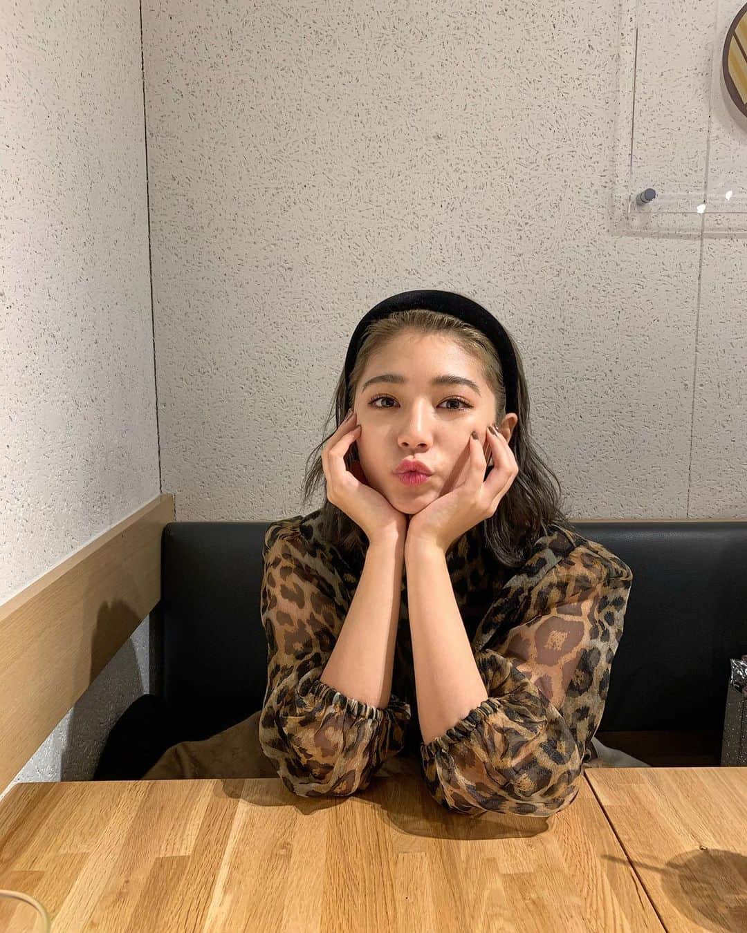 浪花ほのかのインスタグラム：「😗」