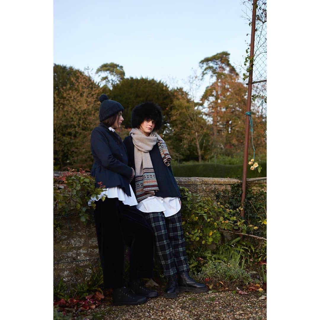 キャベジズ&ローゼズのインスタグラム：「Our charming Iggy trousers in British wool or velvet. @christina_strutt @cabbagesandroses_shop #tartan #tartantrousers #woven #wovenintheuk #madewithlove #madeinbritain #limitededition #plaid #plaidpants #festive #layers」